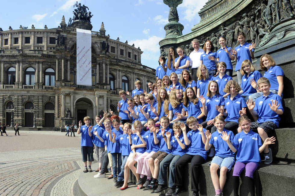 Kinderchor in Blau